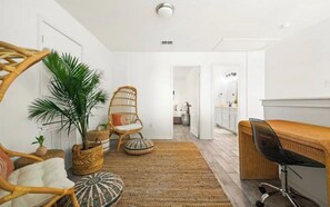 3 chambres, bureau, accès au Wi-Fi (inclus), literie fournie