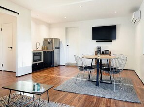 Dining - Retreat w/ Hot Tub, Sauna, Sunset Views, Fire Pit (Ojai)