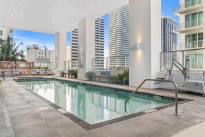 Pool - Pool, Views 1BR Downtown Condo near Bayfront Park (Miami)