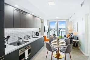 Fridge, microwave, oven, stovetop - Pool, Views 1BR Downtown Condo near Bayfront Park (Miami)