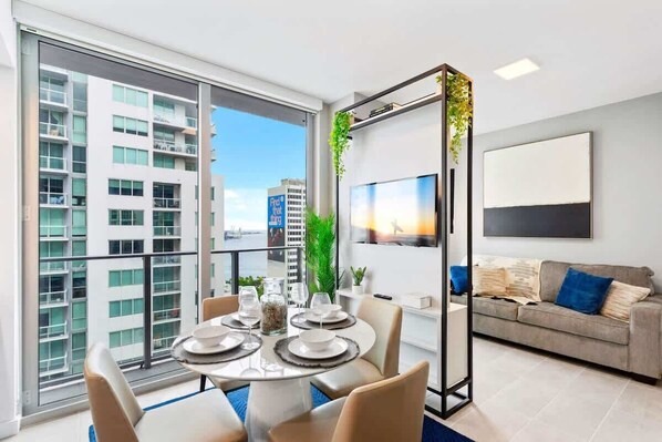 Interior - Studio w Pool Pass, View near City Center (Miami)
