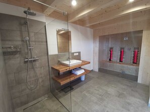 Bathtub, hair dryer, towels, toilet paper - Comfortable chalet to feel at home right on the ski slope (Schönberg-Lachtal)