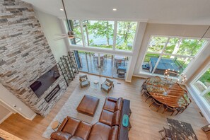 Smart TV, fireplace, table tennis