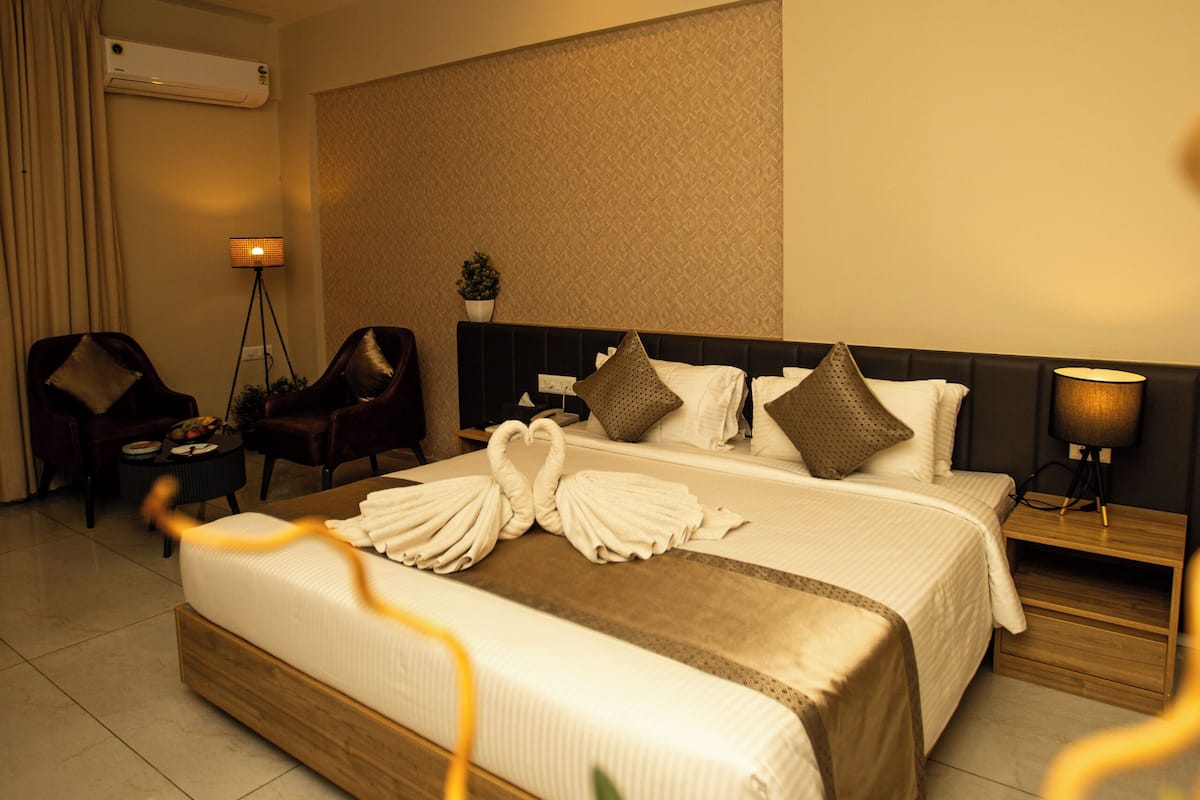 Superior Double Room | 1 bilik tidur, peralatan tempat tidur premium, peti besi dalam bilik