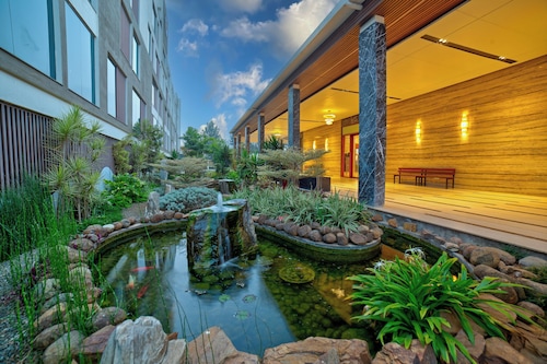 VRR Hotel's And Convention Centre