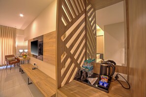 Superior Room | Premium bedding, in-room safe, iron/ironing board, free WiFi - VRR Hotel's And Convention Centre (Anekal)