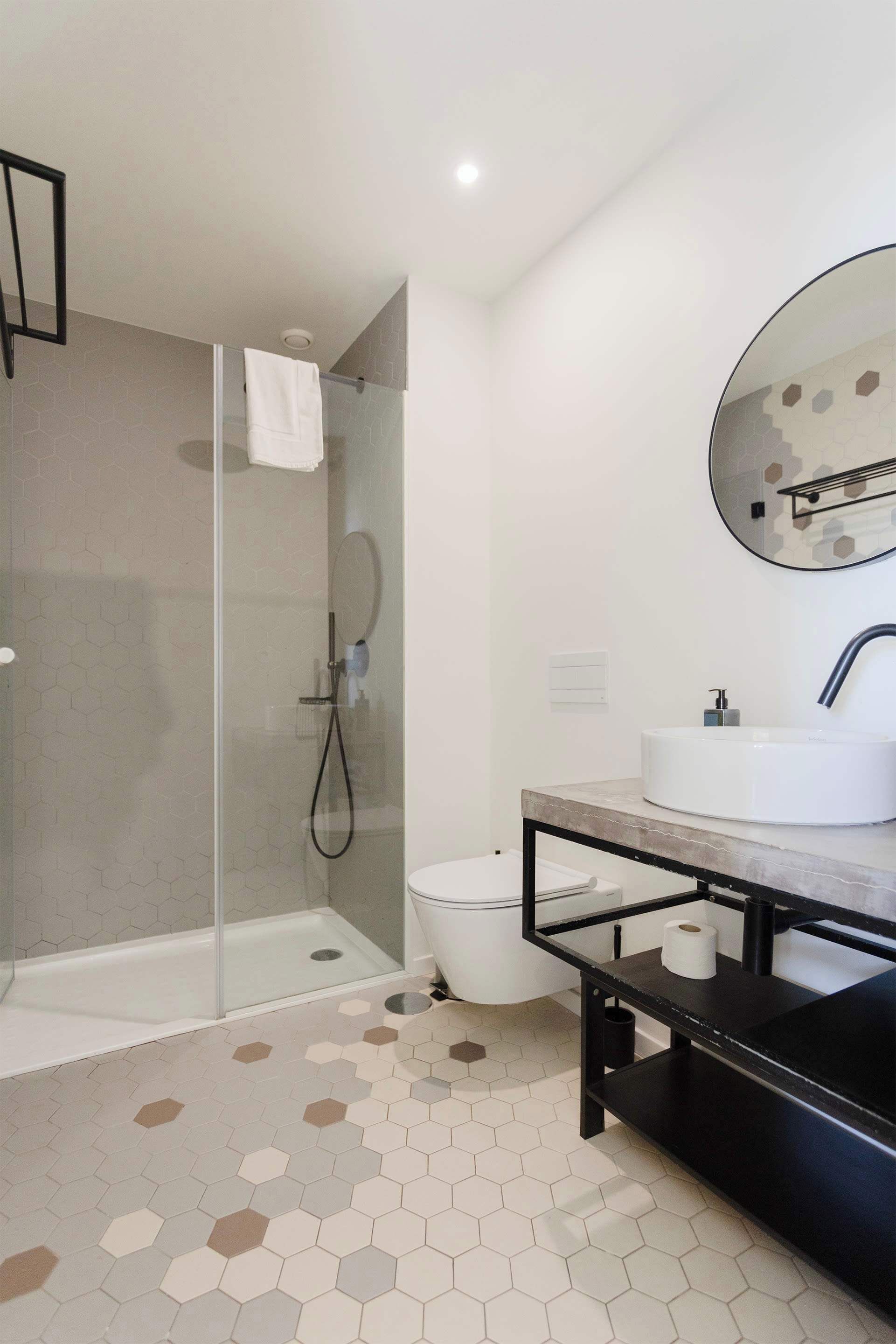 Doccia, asciugacapelli, asciugamani