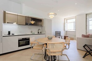 Unclassified image, 5 of 22, button