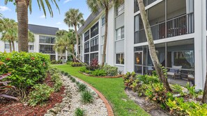 Exterior - Updated, Ground Floor Condo Steps to the Beach (Siesta Key)