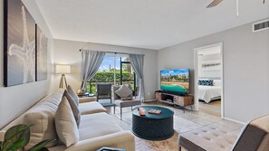 Smart TV, video games, books - Updated, Ground Floor Condo Steps to the Beach (Siesta Key)