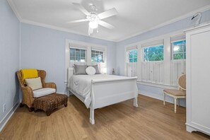 3 bedrooms, desk, iron/ironing board, travel cot