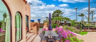 Historic Spanish Home - Walk to the Beach, Restaurants and Shopping!