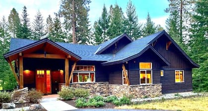 Suncadia 3 Bedroom 2.5 Bath Home . Sleeps 8 with a PVT Hot Tub and Game Room
