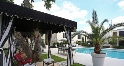 Chic 2BR Near Triangle With King Beds Fast Wifi