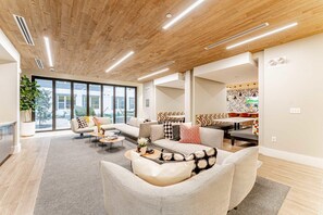 Apartment | 1 bedroom - Quaint King Bed 1BR 5 Min to DT (Austin)