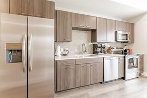 Apartment | 1 bedroom - Quaint King Bed 1BR 5 Min to DT (Austin)