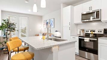 Apartment | 1 bedroom, desk, free Internet