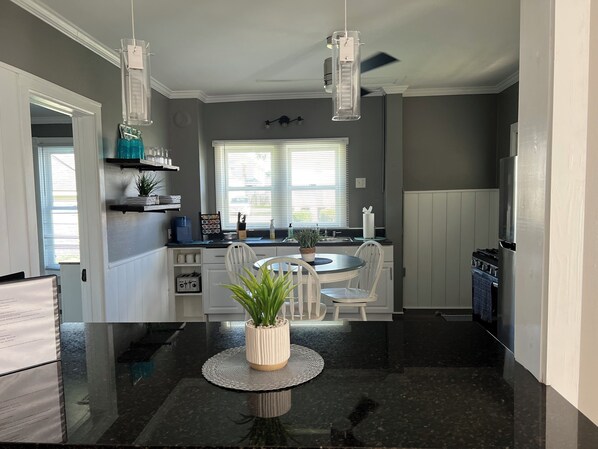 Dining - 2 Bedroom Apartment Walking distance to downtown Lake Geneva (Lake Geneva)