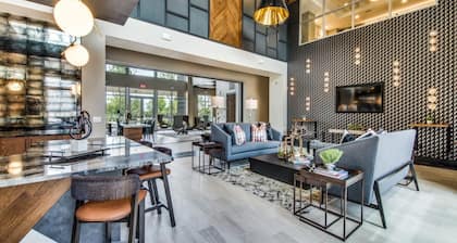 Cozy 1BR King Suite Close to Downtown w Fast Wifi