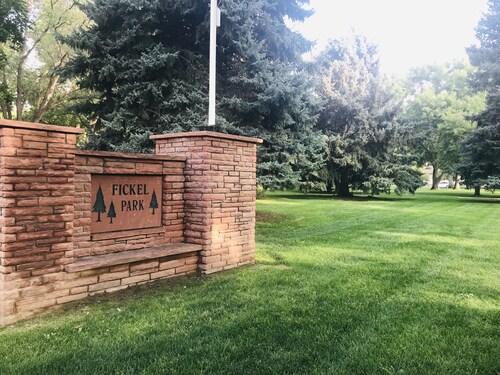 Entire Ranch Home Pet Friendly and Close to Downtown