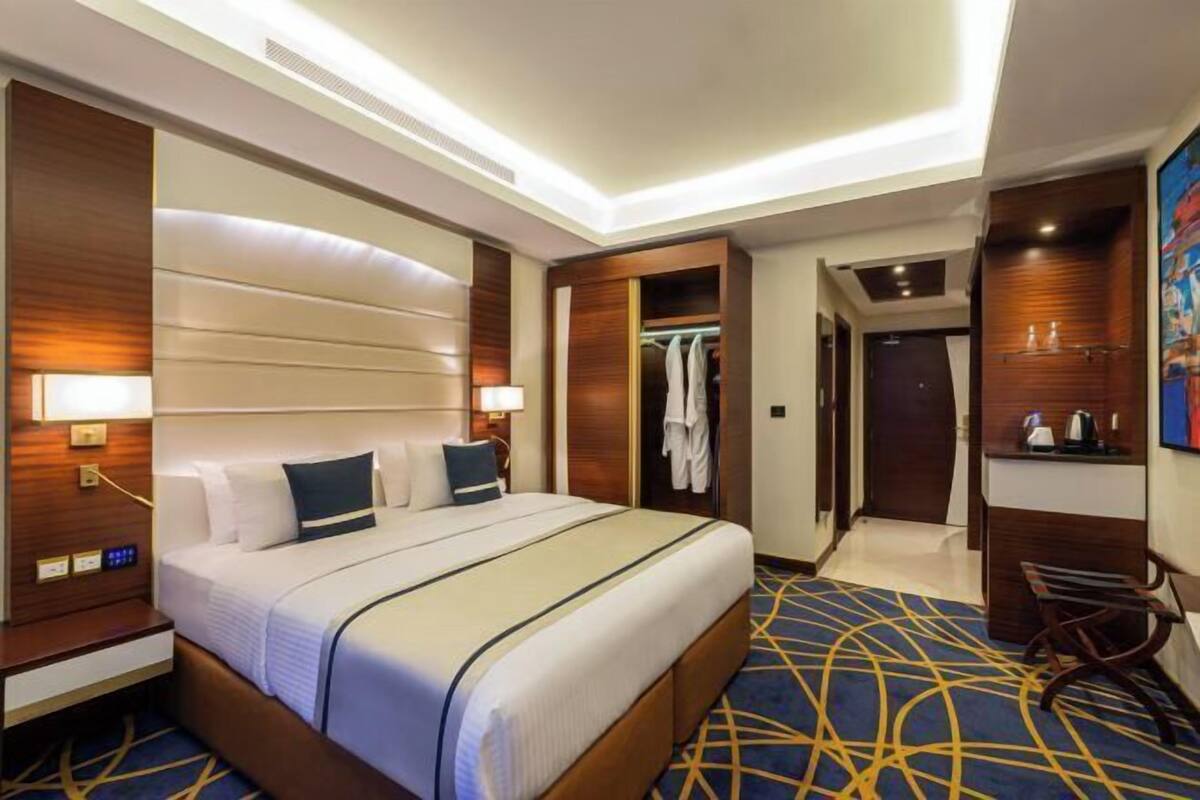 1 bedroom, premium bedding, down duvets, Select Comfort beds