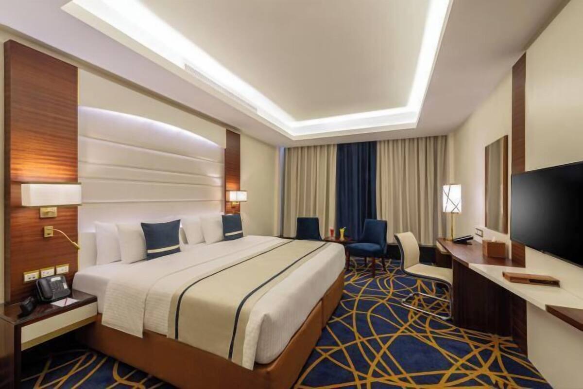 1 bedroom, premium bedding, down duvets, Select Comfort beds