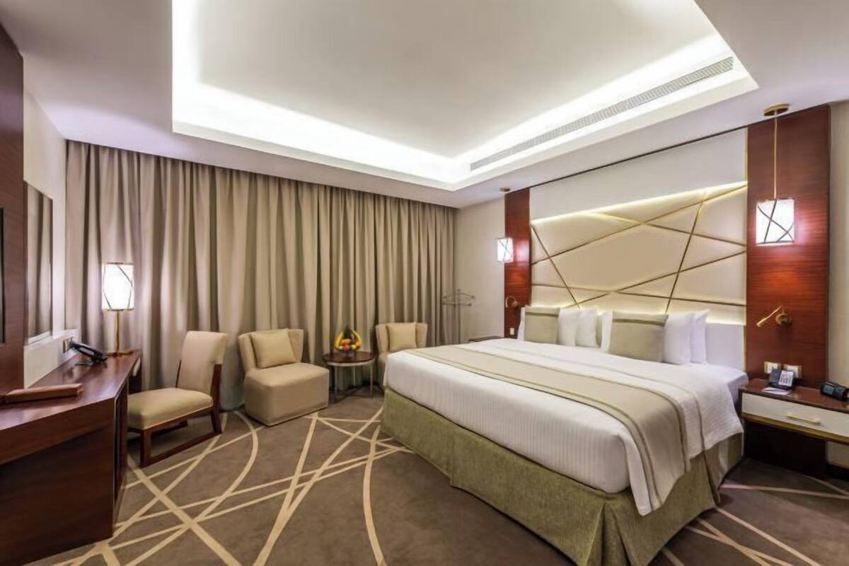 1 bedroom, premium bedding, down duvets, Select Comfort beds
