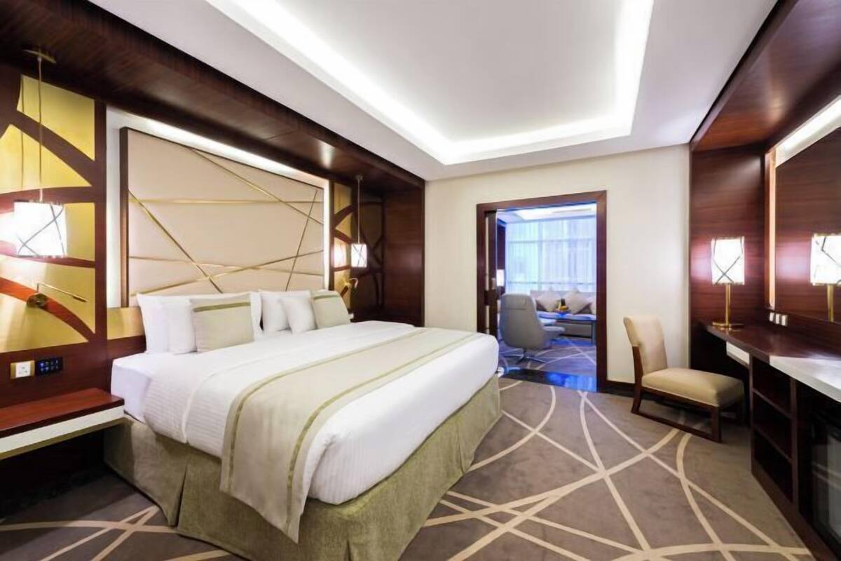 高級寢具、羽絨被  、Select Comfort 床墊、房內夾萬