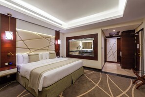 Premium bedding, down duvets, Select Comfort beds, in-room safe - Blue Diamond Hotel (Jeddah)