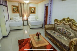 Deluxe dubbelrum | Skrivbord, gratis wi-fi och sängkläder