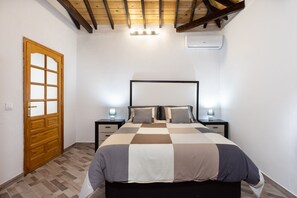 1 soverom, strykejern/-brett, wi-fi (inkludert) og sengetøy