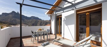 Casa Maria with Roque Nublo view