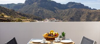 Casa Maria with Roque Nublo view