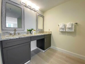 Combined shower/bathtub, hair dryer, towels - 908SH | Luxury Oceanview Condo | 2BR/2BA | Sleeps 8 (Myrtle Beach)