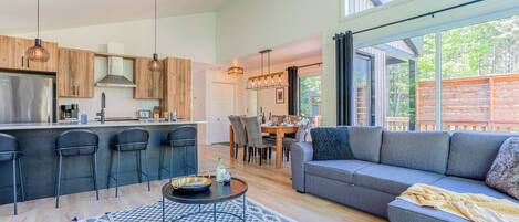 スマートテレビ、暖炉、ステレオ