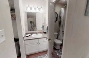 Shower - Cozy Bright Colored 2 BDR Hideaway in The Triangle (Durham)