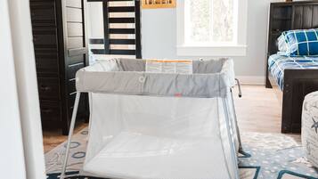 3 slaapkamers, een bureau, een strijkplank/strijkijzer, gratis wifi