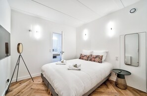 2 habitaciones, tabla de planchar con plancha, wifi y ropa de cama 