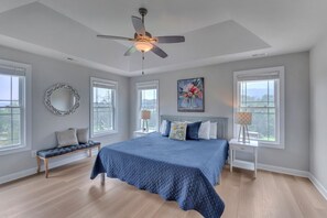 5 bedrooms, desk, iron/ironing board, travel cot