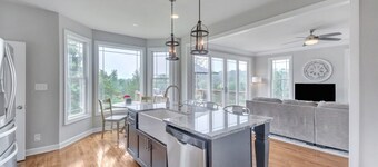 Clean family-friendly 5BR in the HEART of Virginia`s Wine Country -- Amazing views, basement game room, new outdoor patio