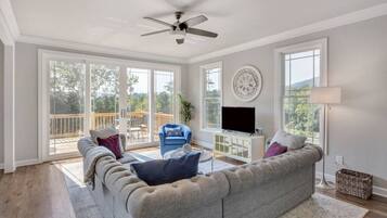 Smart TV, estéreo, oficina