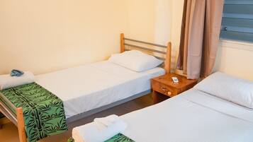 Economy Double or Twin Room | Bed sheets