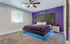 4 soverom, strykejern/-brett, reiseseng for barn og wi-fi (inkludert)