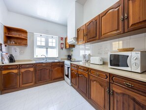 Refrigerador, horno, parrilla de estufa y lavavajillas