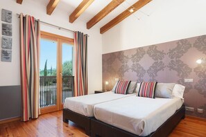 4 chambres, fer et planche à repasser, Wi-Fi gratuit, draps fournis
