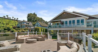 2 King Suites in Old Town | Bay Views + Patio + Garage!