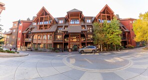 Exterior - "The Pines" at Solara Resort (Canmore)