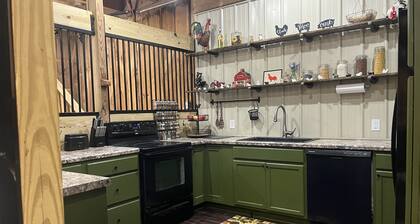 Barndominium in Murphy NC--pet friendly, many activities on property and nearby.