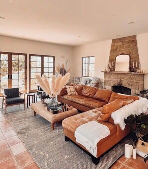 Smart TV, fireplace, video games, ping pong