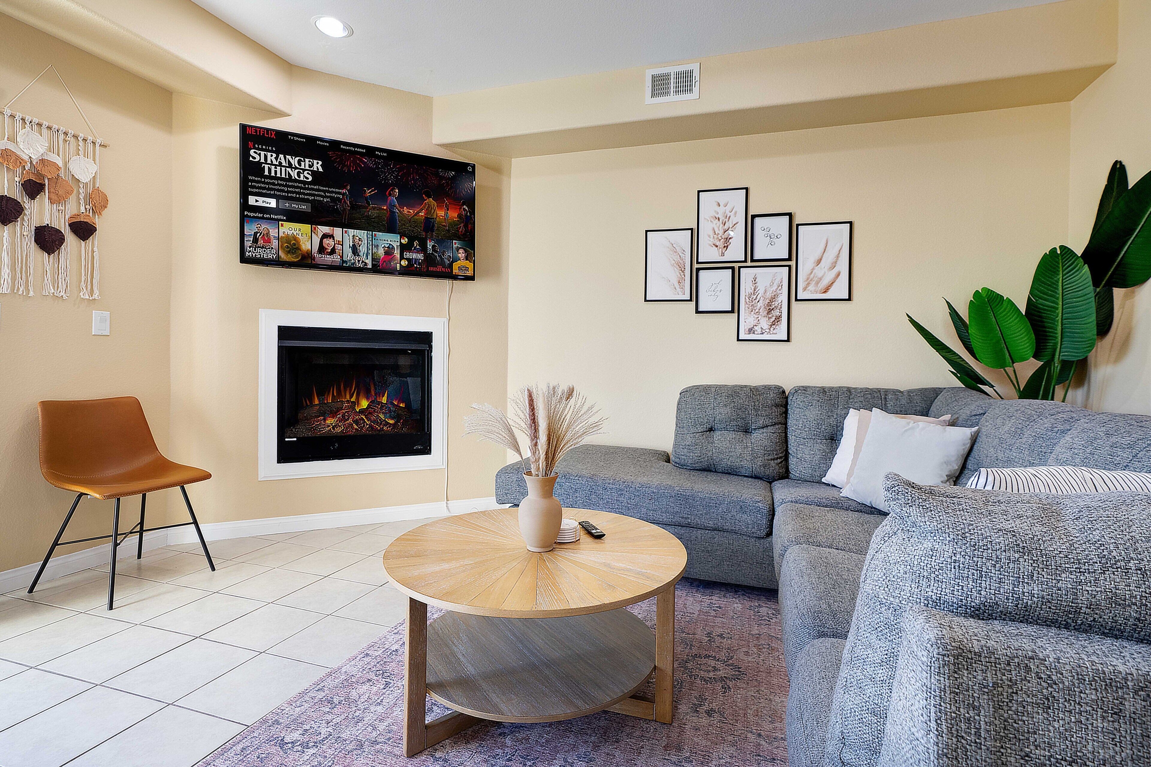 Mid Century Modern 4Bedroom Family Townhome